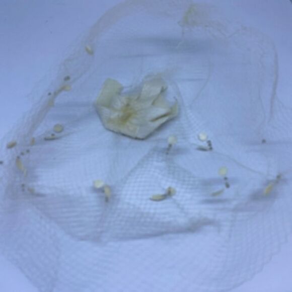 Vintage White & Cream Tulle Head Piece - Picture 2 of 6